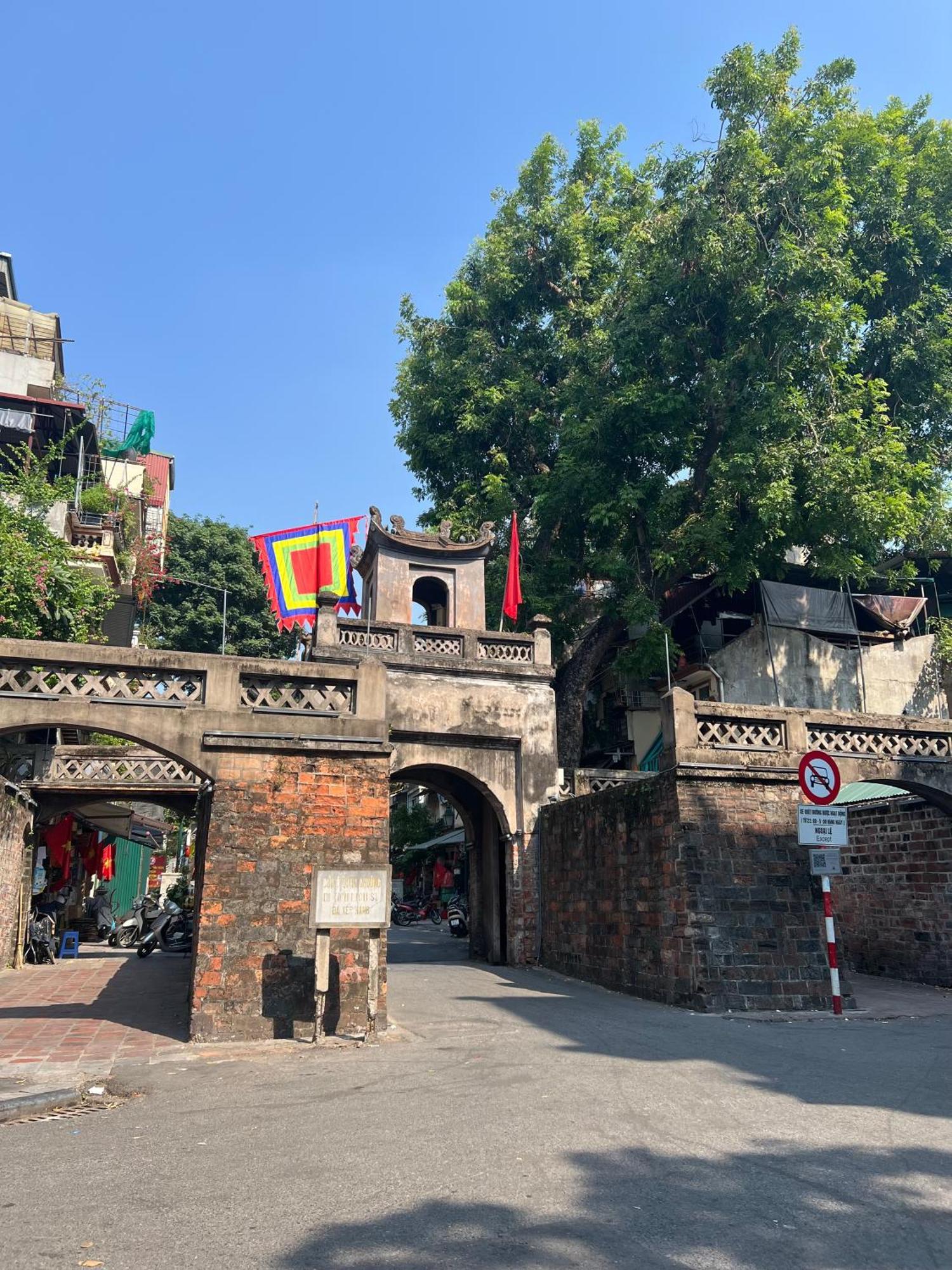Lh Homestay Hanoi Buitenkant foto
